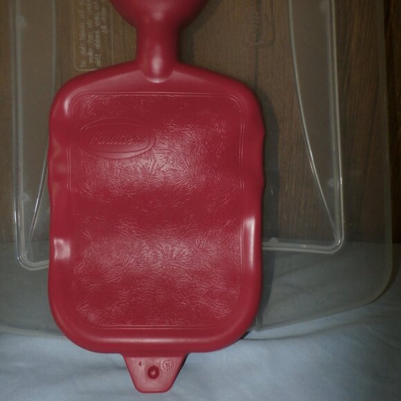 VINTAGE  Red  Rubber Hot Water Bottle By Faultless  Mint Condition - Picture 10 of 12